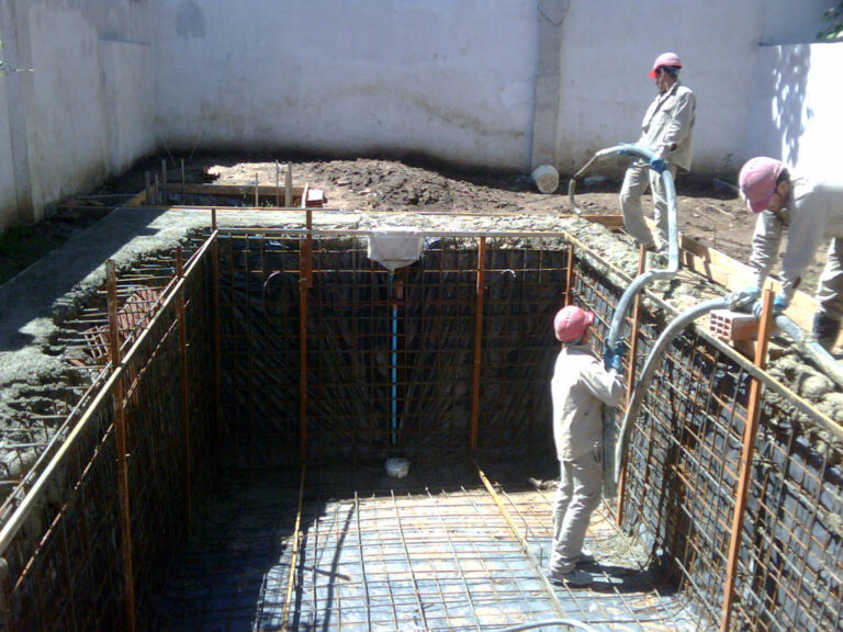 PISCINA CON MALLA FIERROS
